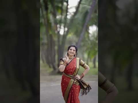 Vintage Vaira Oosi Gold Zari